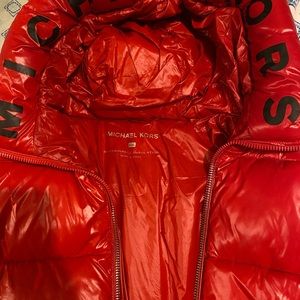 Hardly worn 2XL micheal kors coat 🧥 I have no use for it any longer asking $125